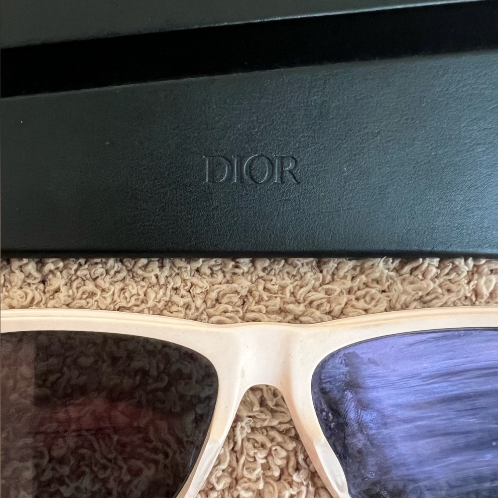 Dior Black and White Eyewear Frame - Picture 5 of 6